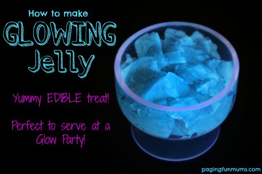 How to make Glowing Jelly - perfect for a Glow Party!
