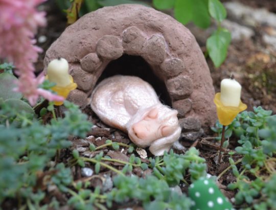 Sleeping lucky dragon for your fairy garden!