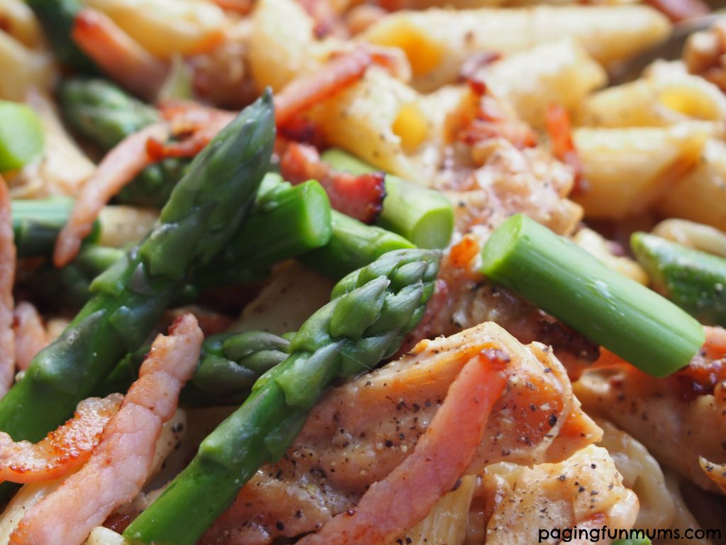 Chicken, bacon and asparagus pasta recipe! Light and creamy!