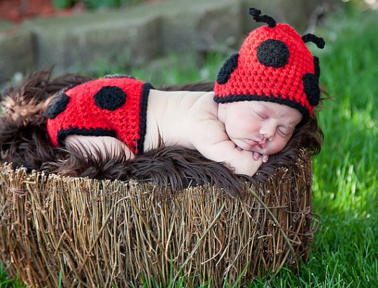 Ladybug Hat & Nappy Set
