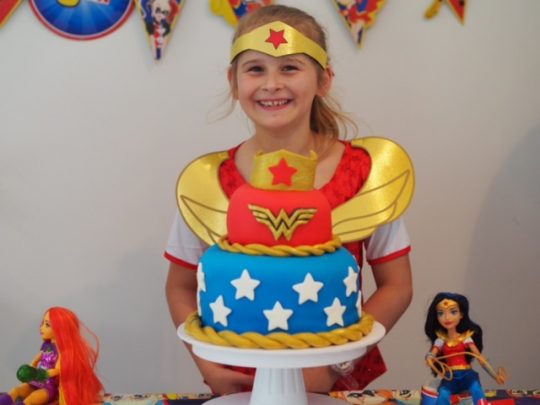 Superhero Girls Round Edible Cake Topper – Deezee Designs